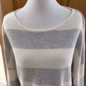Cyrus Gray White Striped Crew Neck Summer Sweater Size XL Lightweight NWT